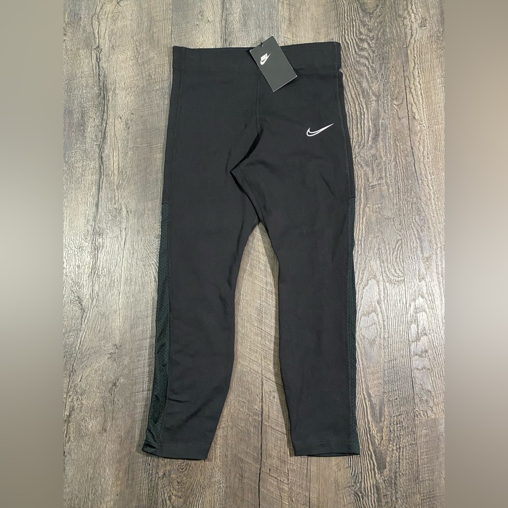 NEW | NIKE Womens High Rise Crop Leggings